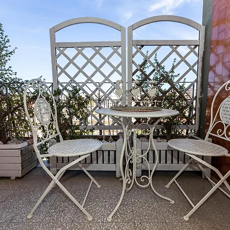 Artistic House Bed and Breakfast Μπάρι