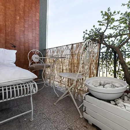 Bed and Breakfast Artistic House Μπάρι