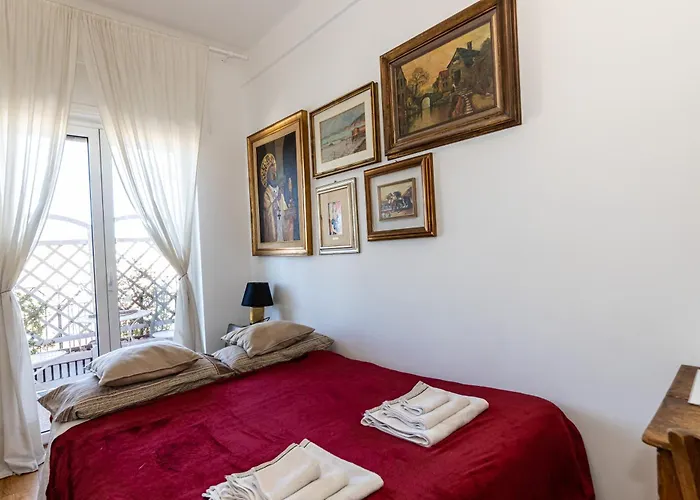 Artistic House Bed & Breakfast