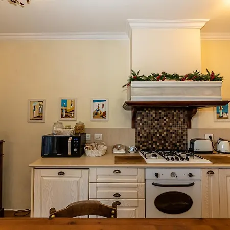 B&B Artistic House 3*