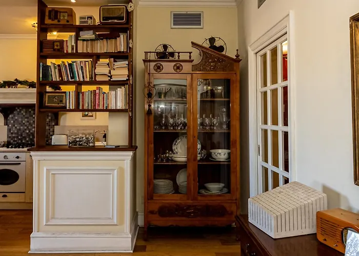 לינה וארוחת בוקר Artistic House בארי