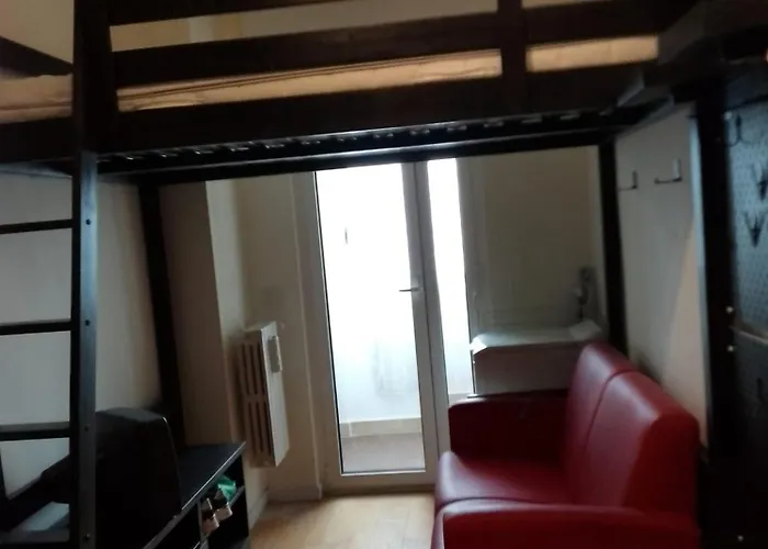 לינה וארוחת בוקר Artistic House