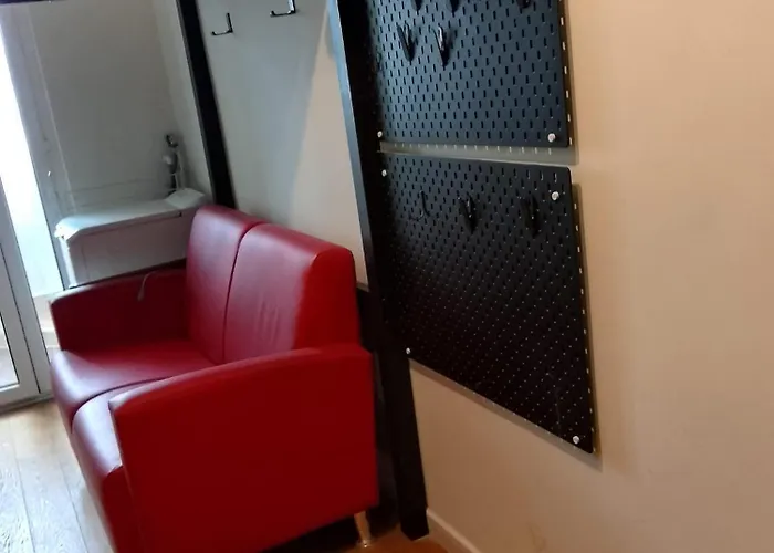 לינה וארוחת בוקר Artistic House